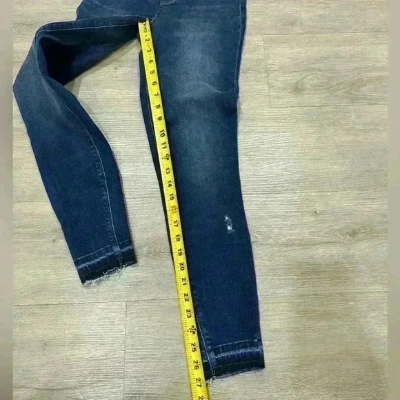 Nwt Spanx Skinny Distressed Jean Jeggings - Picture 2 of 4